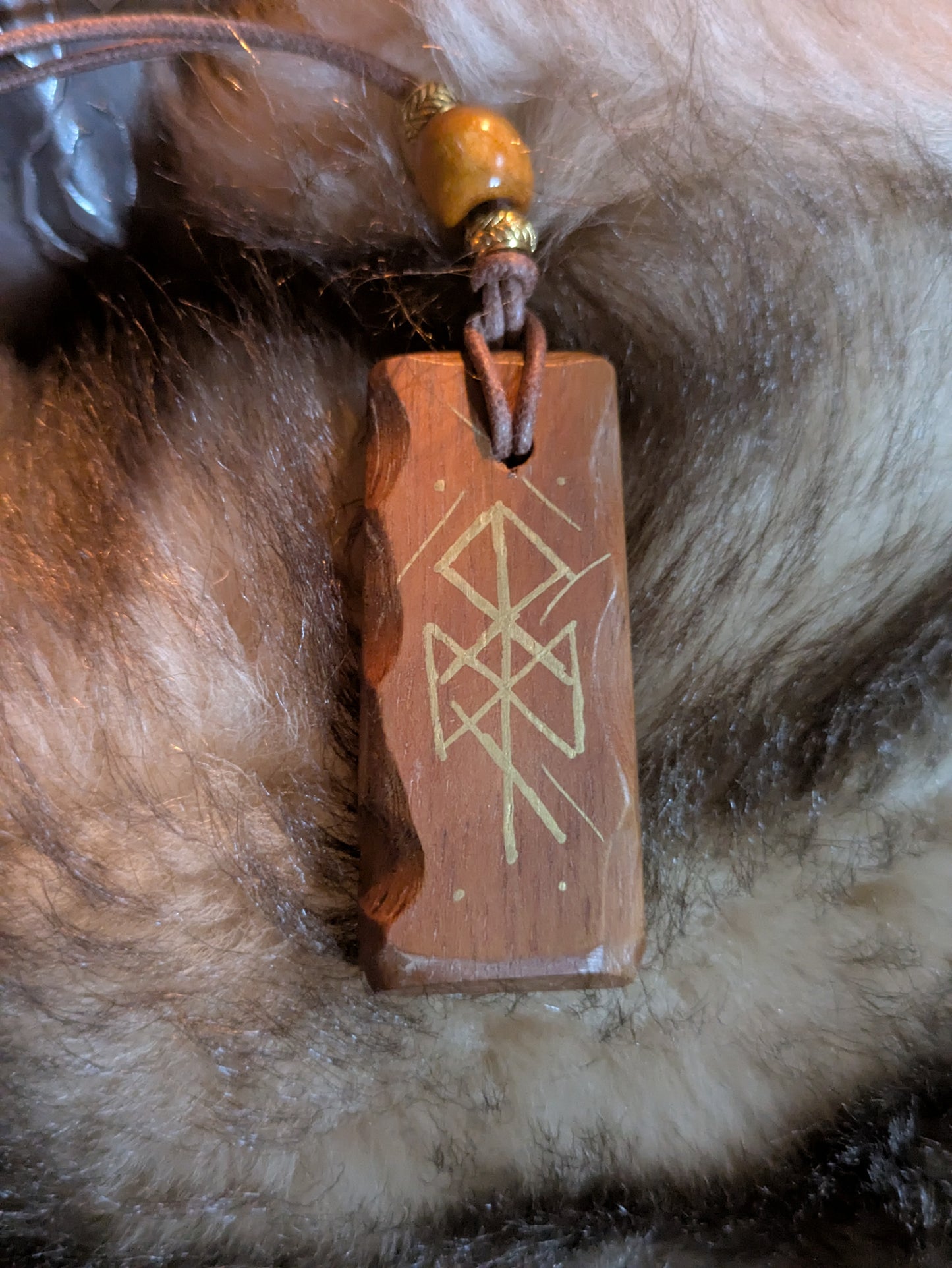 Amulette viking en bois exotique – Loki, Odin, Freyja – Cordon cuir