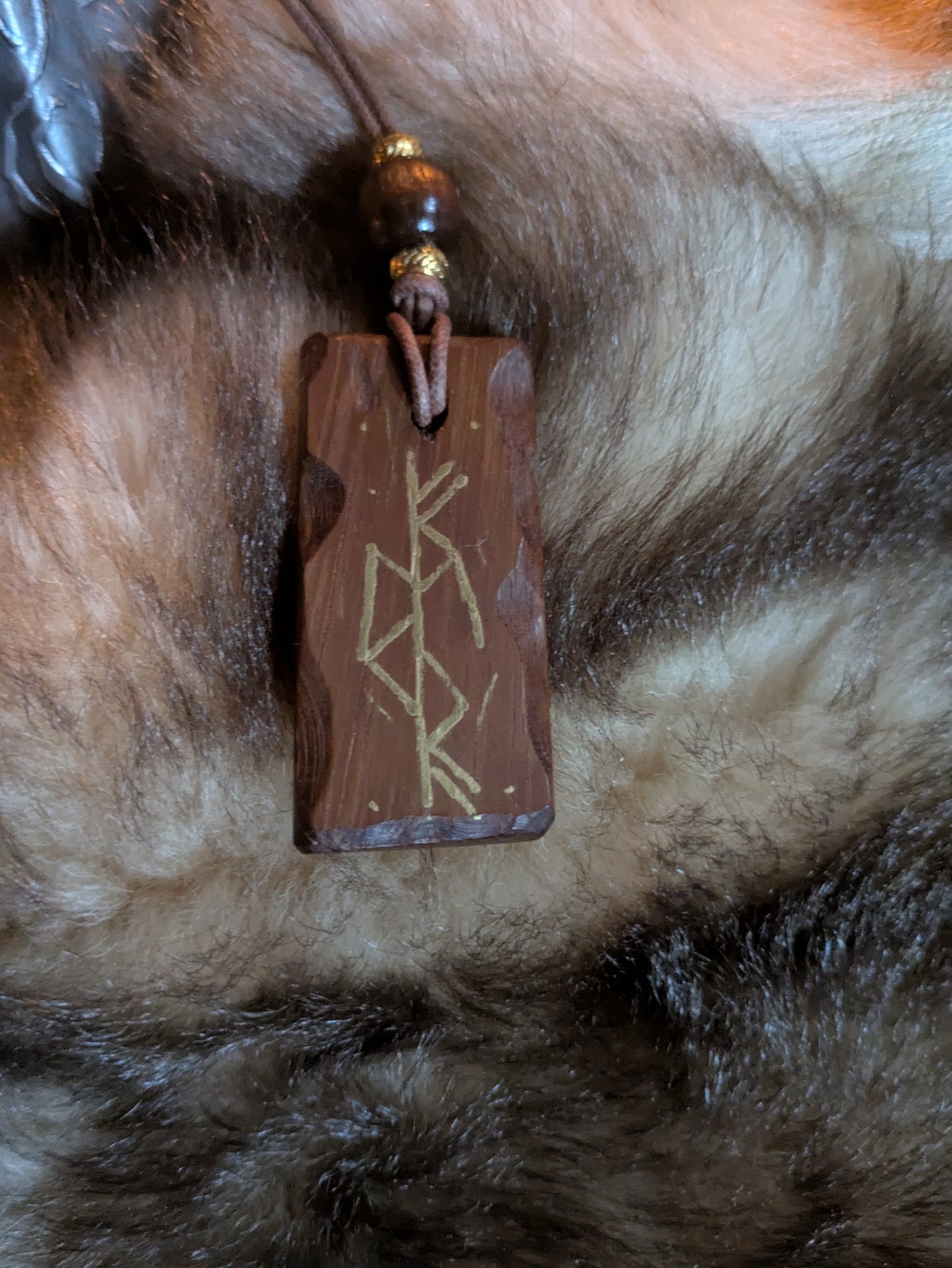 Amulette viking en bois exotique – Loki, Odin, Freyja – Cordon cuir