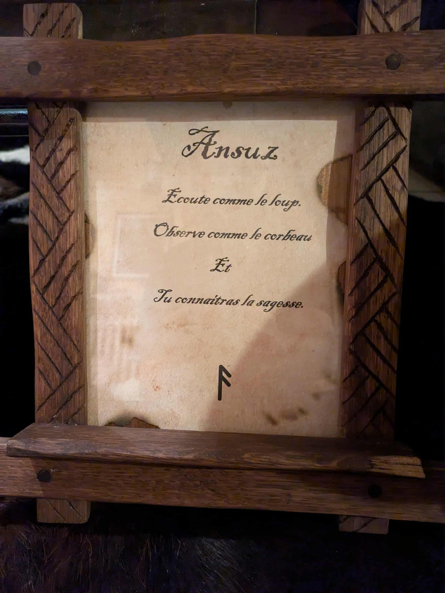 Cadre runique en chêne teinté – Décoration nordique