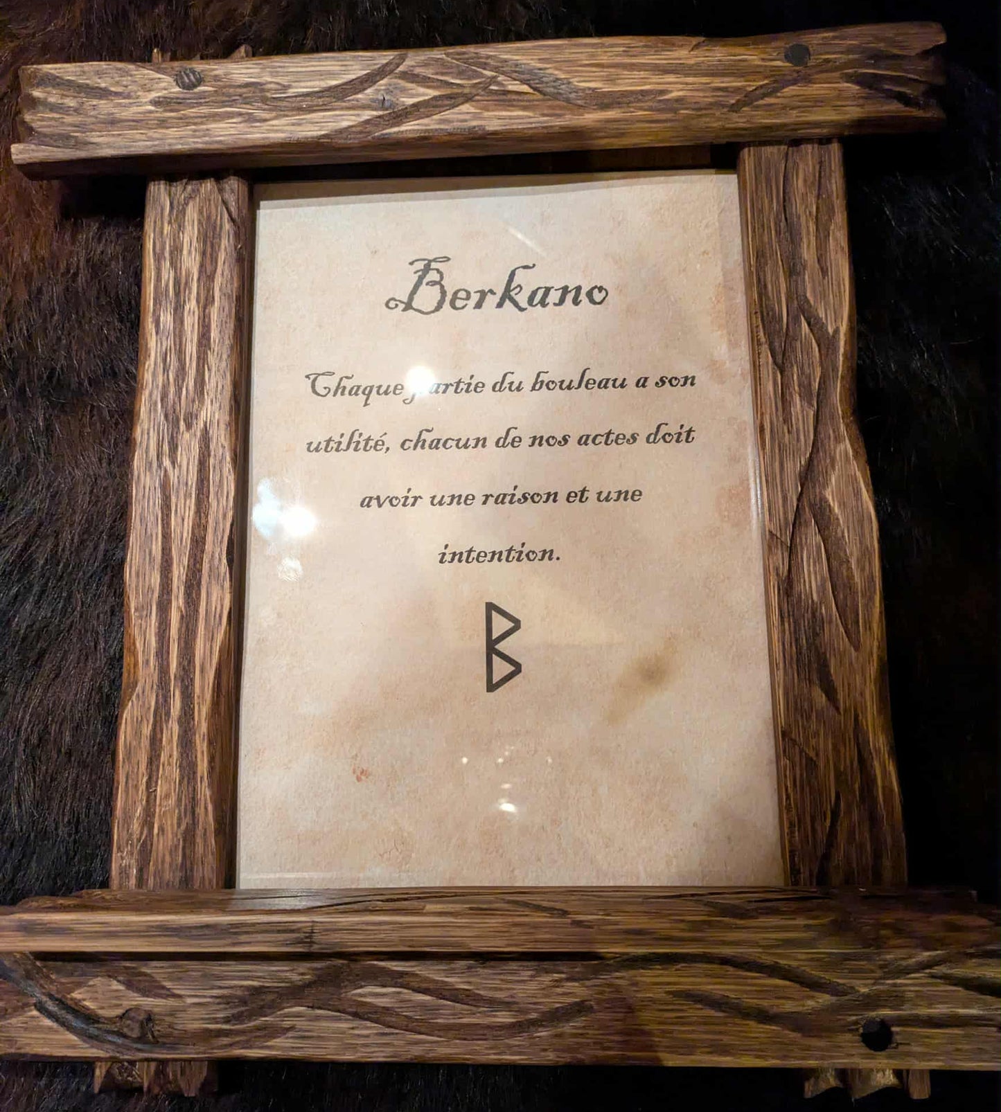 Cadre runique en chêne teinté – Décoration nordique
