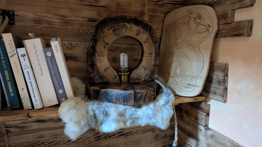 Lampe artisanale en bois de cèdre – Décoration nordique