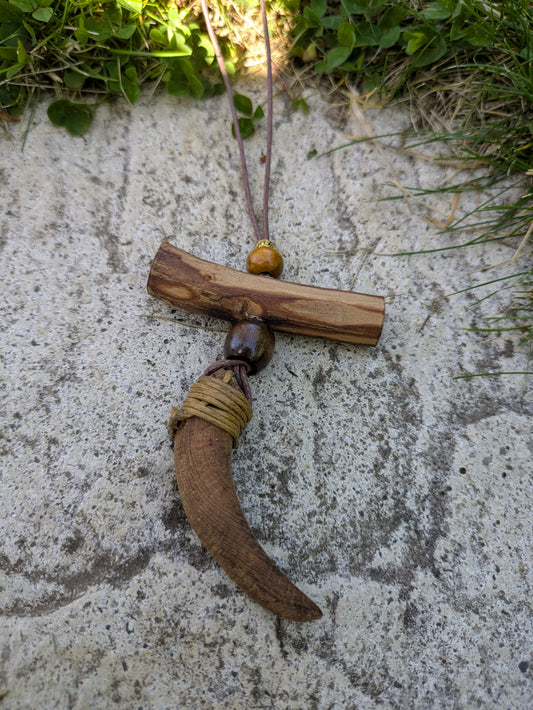 Collier chamanique viking – Imitation dent bois et perles laiton